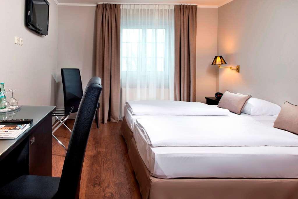 Hotel Munich North Neufahrn bei Freising Room photo